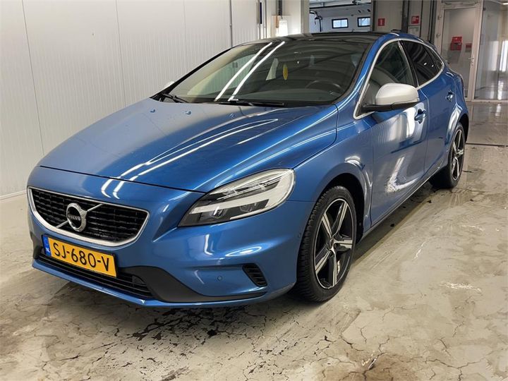 VOLVO V40 2018 yv1mv41l0j2512343