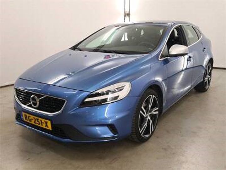 VOLVO V40 2017 yv1mv41l1j2481228