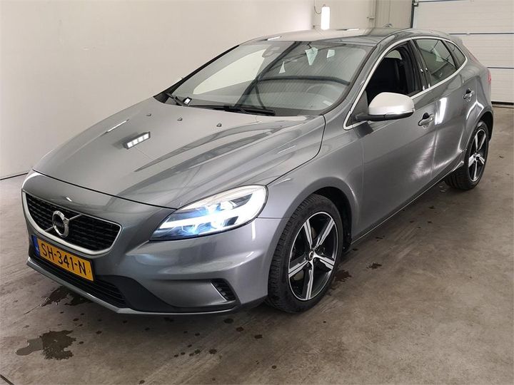 VOLVO V40 2018 yv1mv41l1j2489625