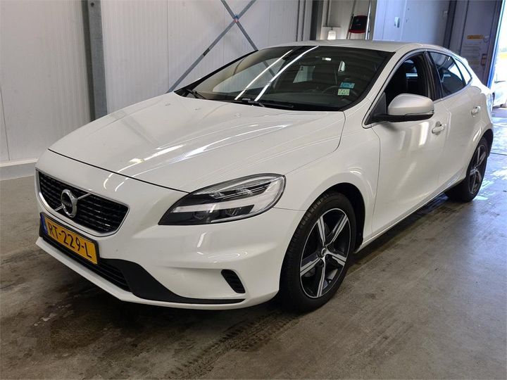 VOLVO V40 2018 yv1mv41l1j2489933