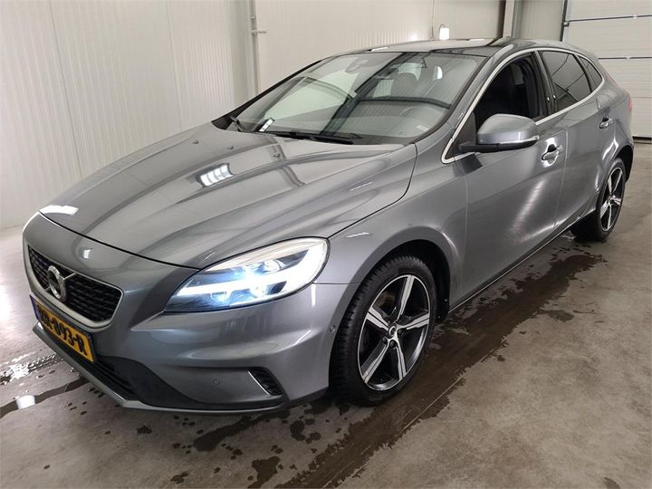 VOLVO V40 2018 yv1mv41l1j2490866