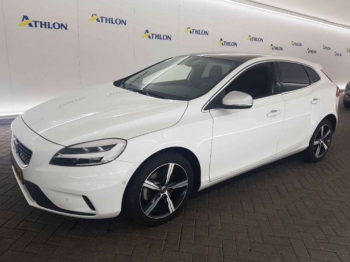 VOLVO V40 2018 yv1mv41l1j2491376