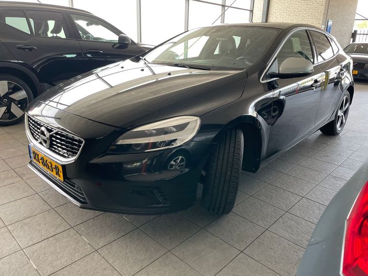 VOLVO V40 2018 yv1mv41l1j2501428