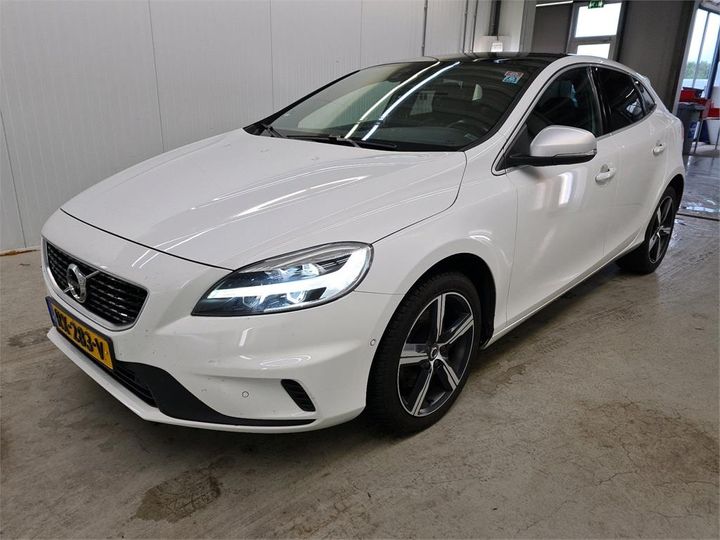 VOLVO V40 2018 yv1mv41l1j2503610