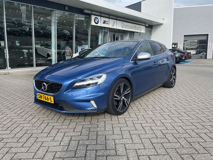 VOLVO V40 2018 yv1mv41l1j2503844