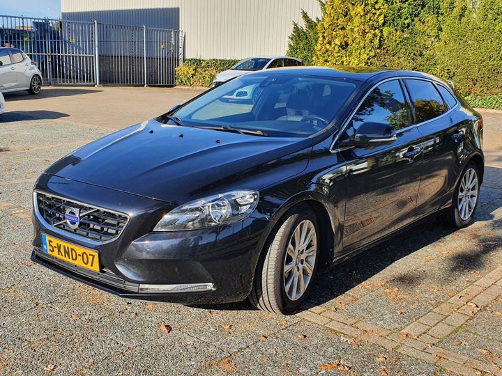 VOLVO V40 2013 yv1mv4551d2060446