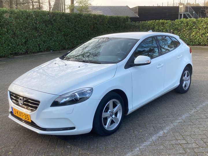 VOLVO V40 2013 yv1mv4551e2091314