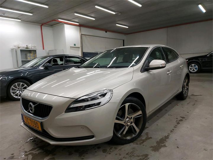 VOLVO V40 2018 yv1mv70t0k2551925