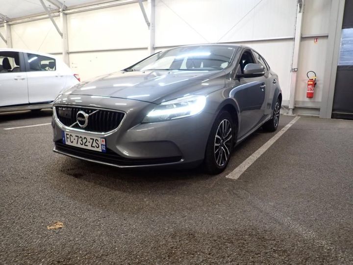 VOLVO V40 2019 yv1mv70v0k2550912