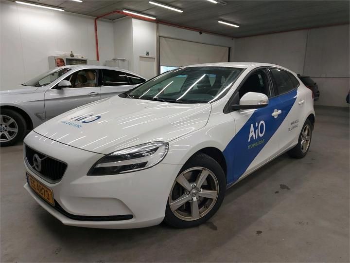 VOLVO V40 2018 yv1mv70v0k2572376