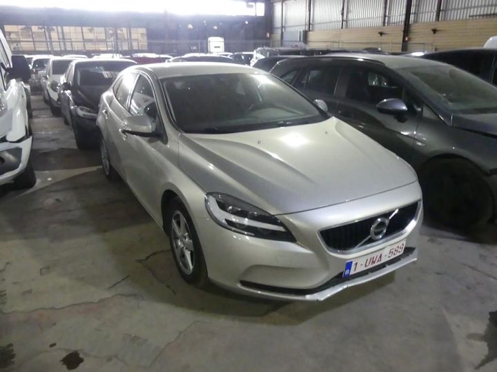 VOLVO V40 2018 yv1mv70v1k2557506