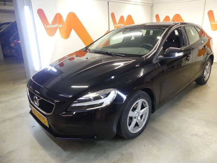 VOLVO V40 2018 yv1mv70v1k2565574