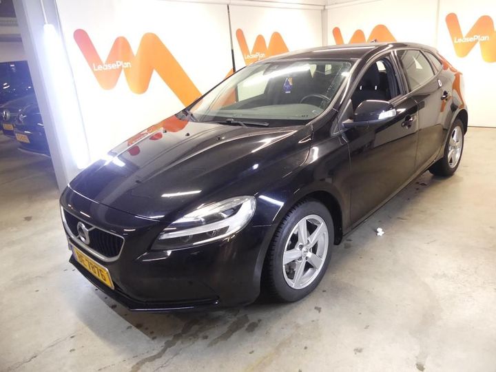 VOLVO V40 2018 yv1mv70v1k2565577