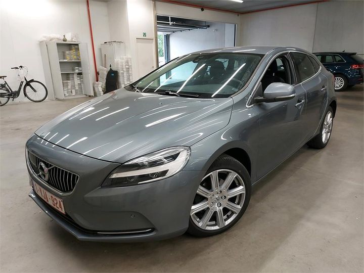 VOLVO V40 2018 yv1mv70v1k2570049