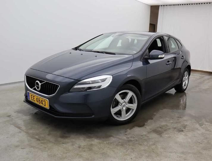 VOLVO V40 &#3916 2018 yv1mv70v1k2571330