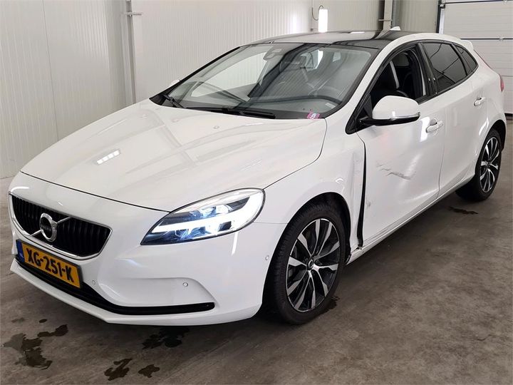 VOLVO V40 2019 yv1mv72v0k2564778