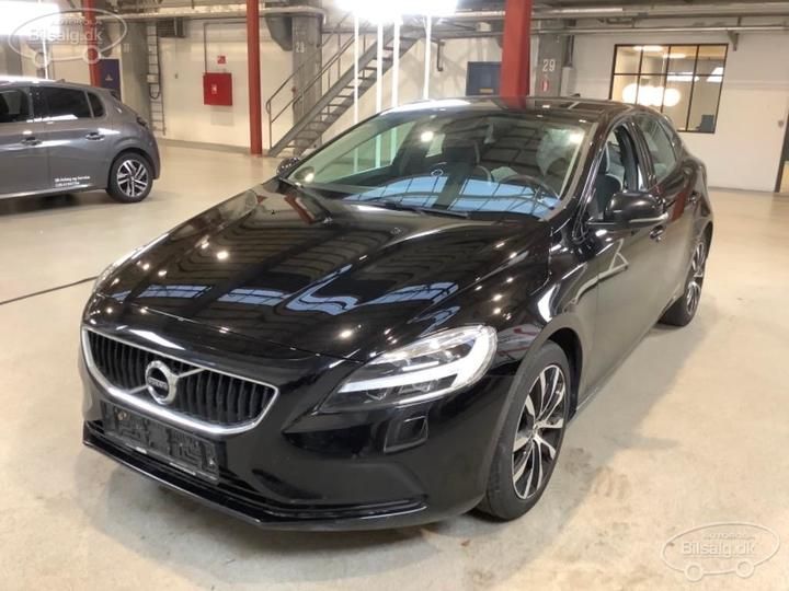 VOLVO V40 HATCHBACK 2018 yv1mv72v0k2567388