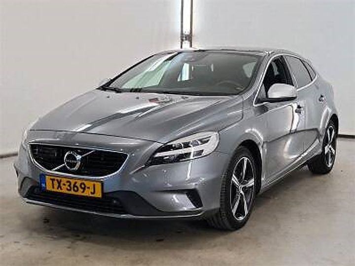 VOLVO V40 2018 yv1mv72v0k2570810