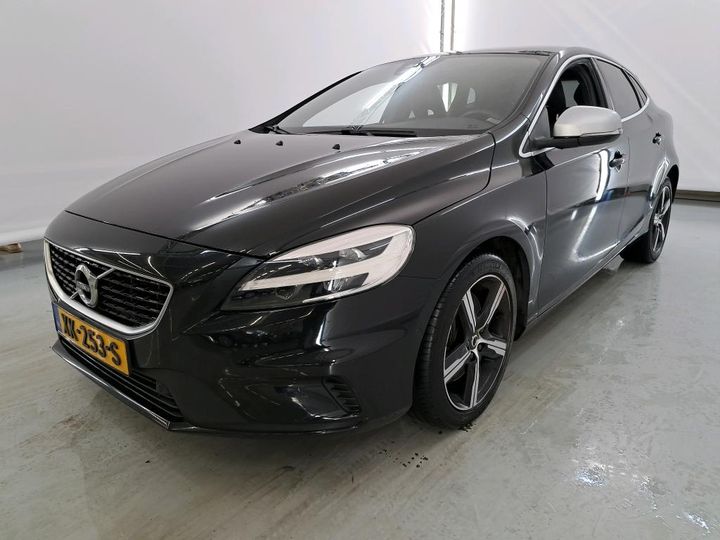 VOLVO V40 2019 yv1mv72v0k2572291