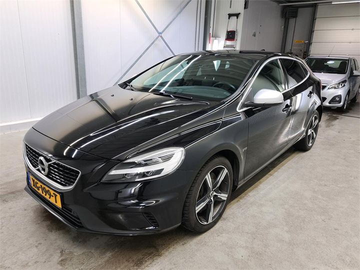 VOLVO V40 2018 yv1mv72v0k2575429