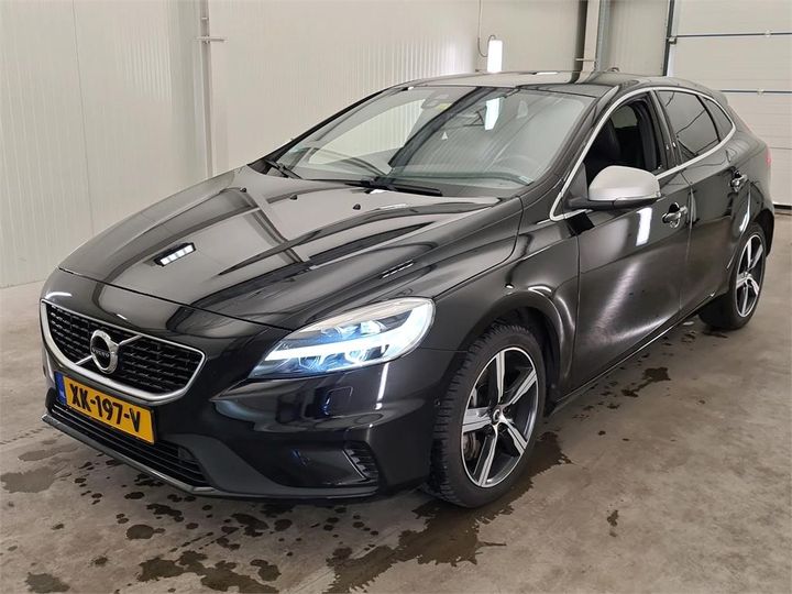 VOLVO V40 2019 yv1mv72v0k2579017