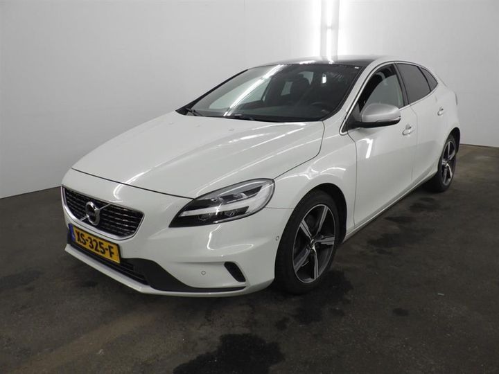 VOLVO V40 2019 yv1mv72v0k2585544