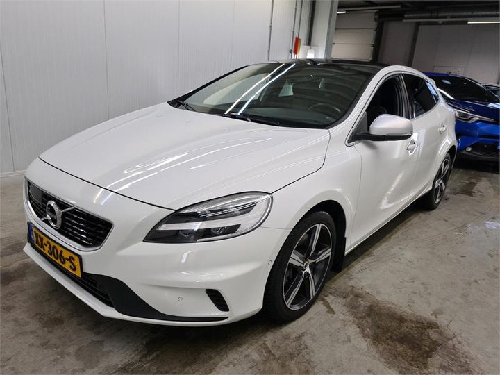 VOLVO V40 2019 yv1mv72v0k2586561