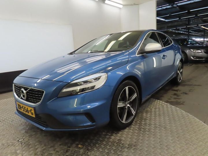 VOLVO V40 2019 yv1mv72v0k2588261