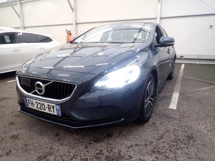 VOLVO V40 2019 yv1mv72v0k2608204