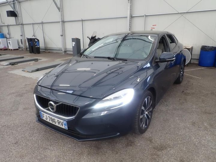 VOLVO V40 2019 yv1mv72v0k2610255