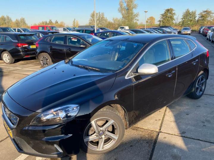 VOLVO V40 2015 yv1mv7431g2276667