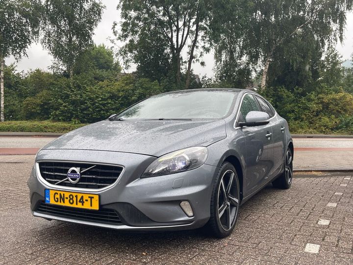 VOLVO V40 2015 yv1mv7431g2277792