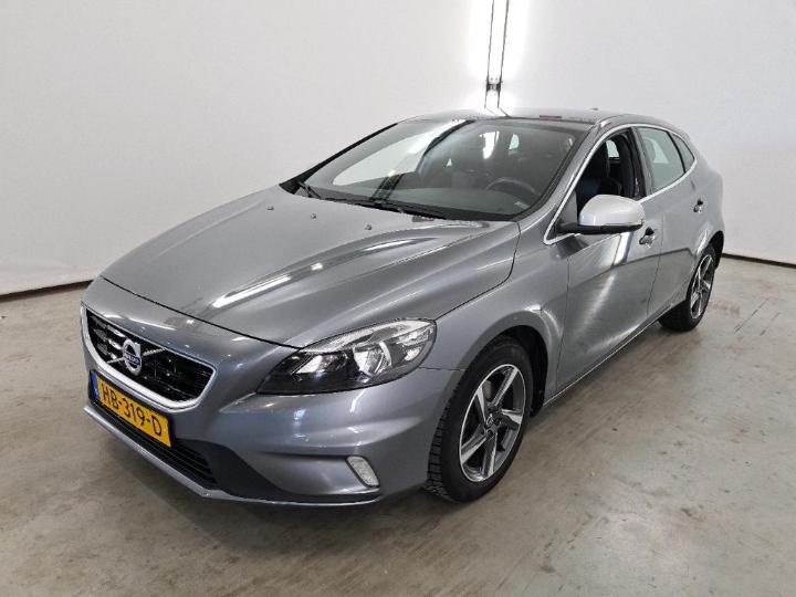 VOLVO V40 2015 yv1mv7431g2278920