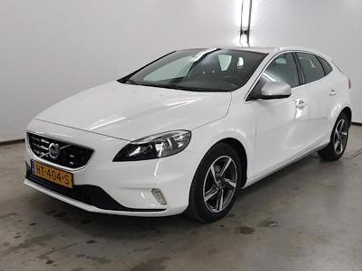 VOLVO V40 2015 yv1mv7431g2279552