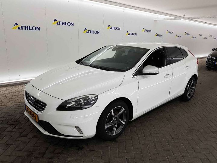 VOLVO V40 2015 yv1mv7431g2280722