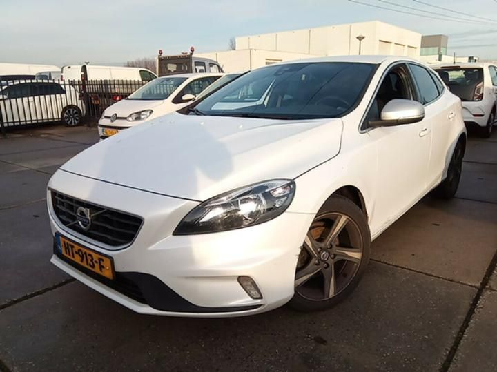 VOLVO V40 2015 yv1mv7431g2281274