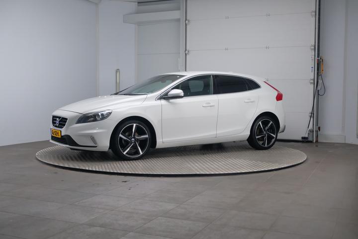 VOLVO V40 2015 yv1mv7431g2282843