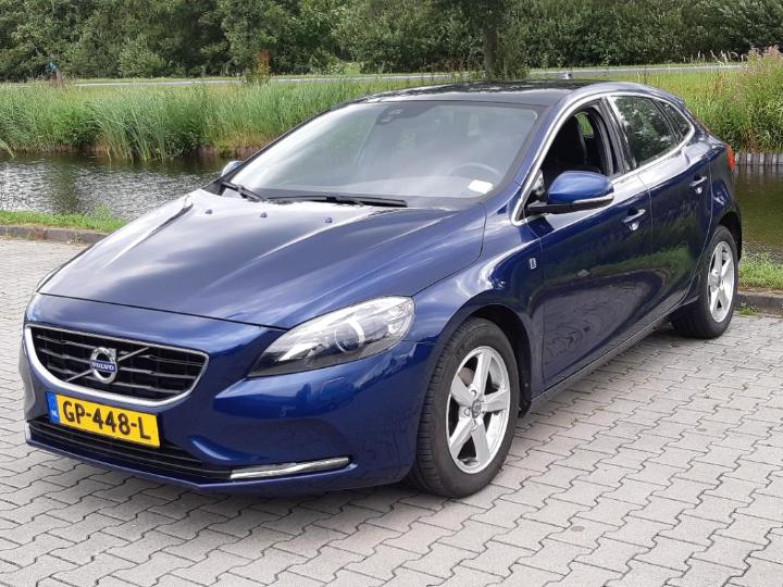 VOLVO V40 2015 yv1mv7431g2283260