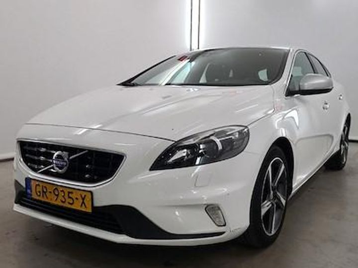 VOLVO V40 2015 yv1mv7431g2283459