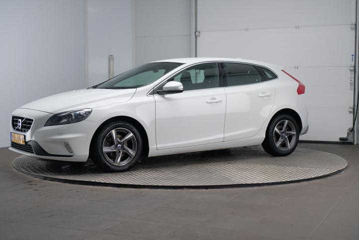 VOLVO V40 2015 yv1mv7431g2283469