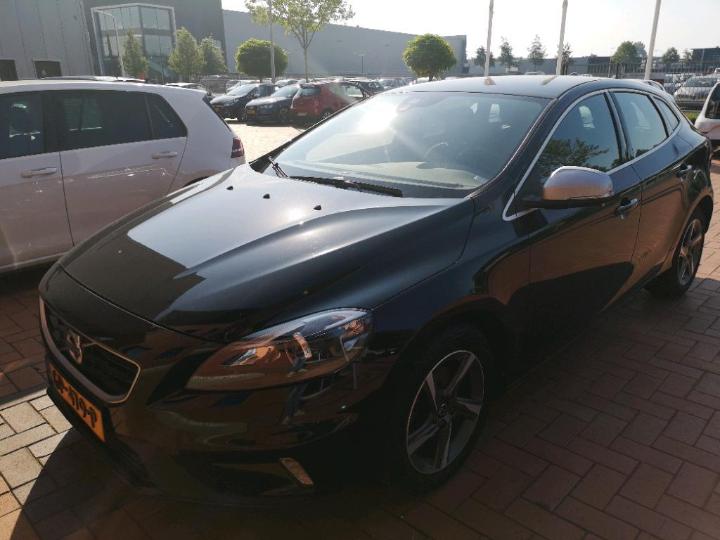 VOLVO V40 2015 yv1mv7431g2283656