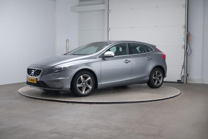 VOLVO V40 2015 yv1mv7431g2284270