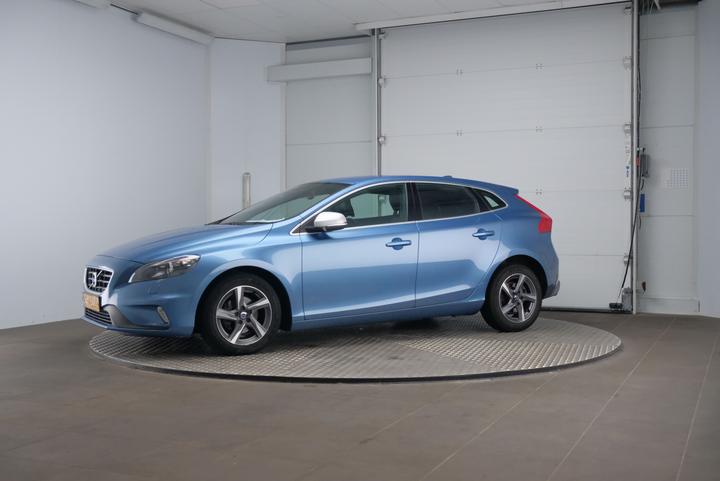 VOLVO V40 2015 yv1mv7431g2284590