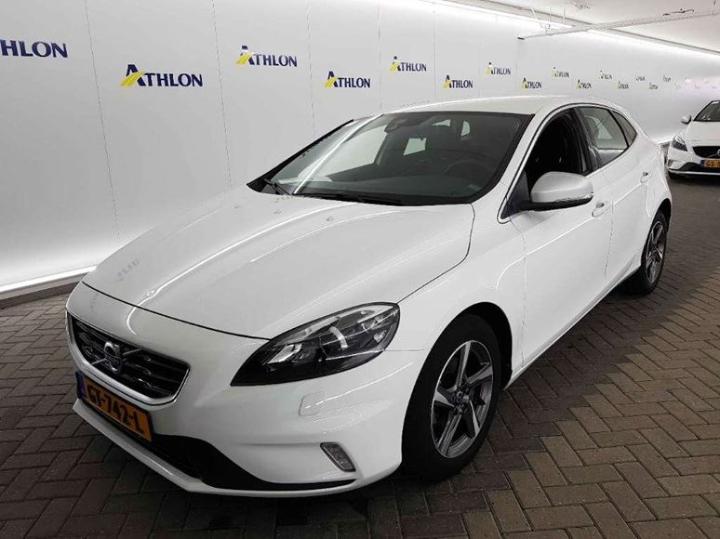 VOLVO V40 2015 yv1mv7431g2284887