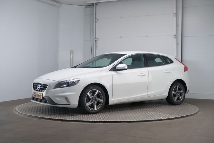 VOLVO V40 2015 yv1mv7431g2285556