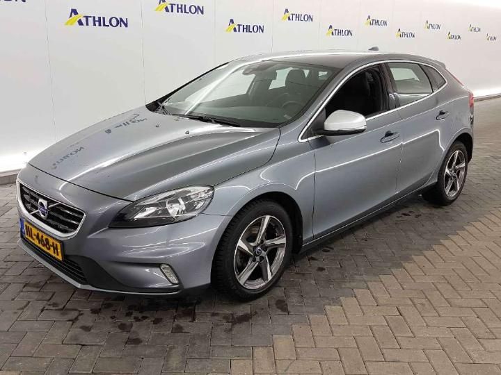 VOLVO V40 2015 yv1mv7431g2286043