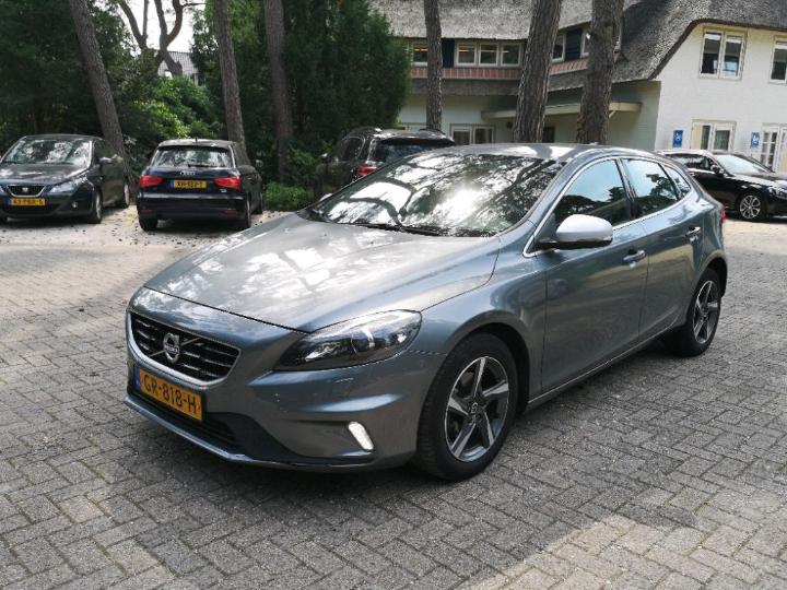 VOLVO V40 2015 yv1mv7431g2286160