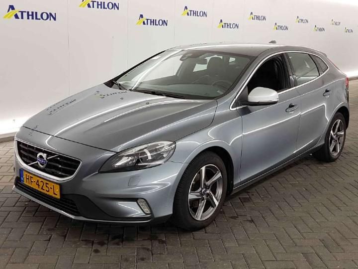 VOLVO V40 2015 yv1mv7431g2286348