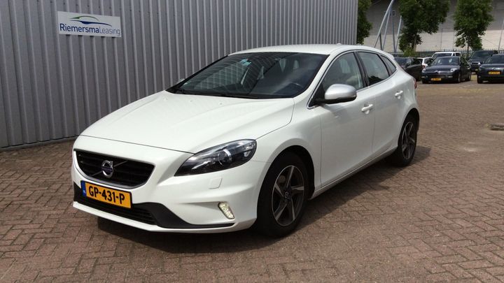 VOLVO V40 2015 yv1mv7431g2286737