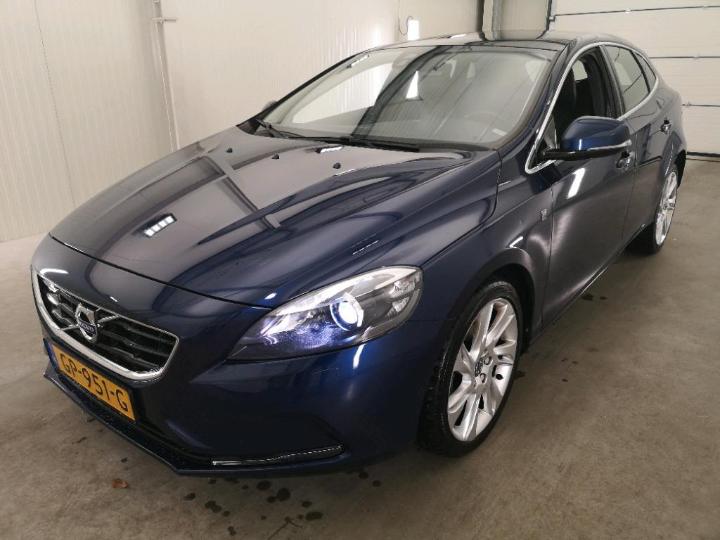 VOLVO V40 2015 yv1mv7431g2287335